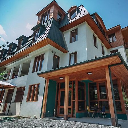 Latour Mestia Exterior photo