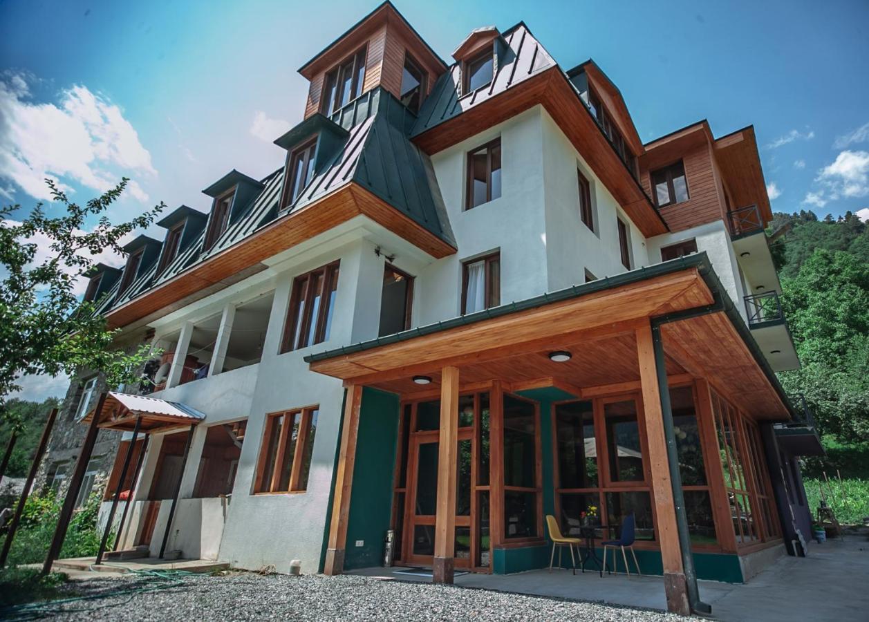 Latour Mestia Exterior photo